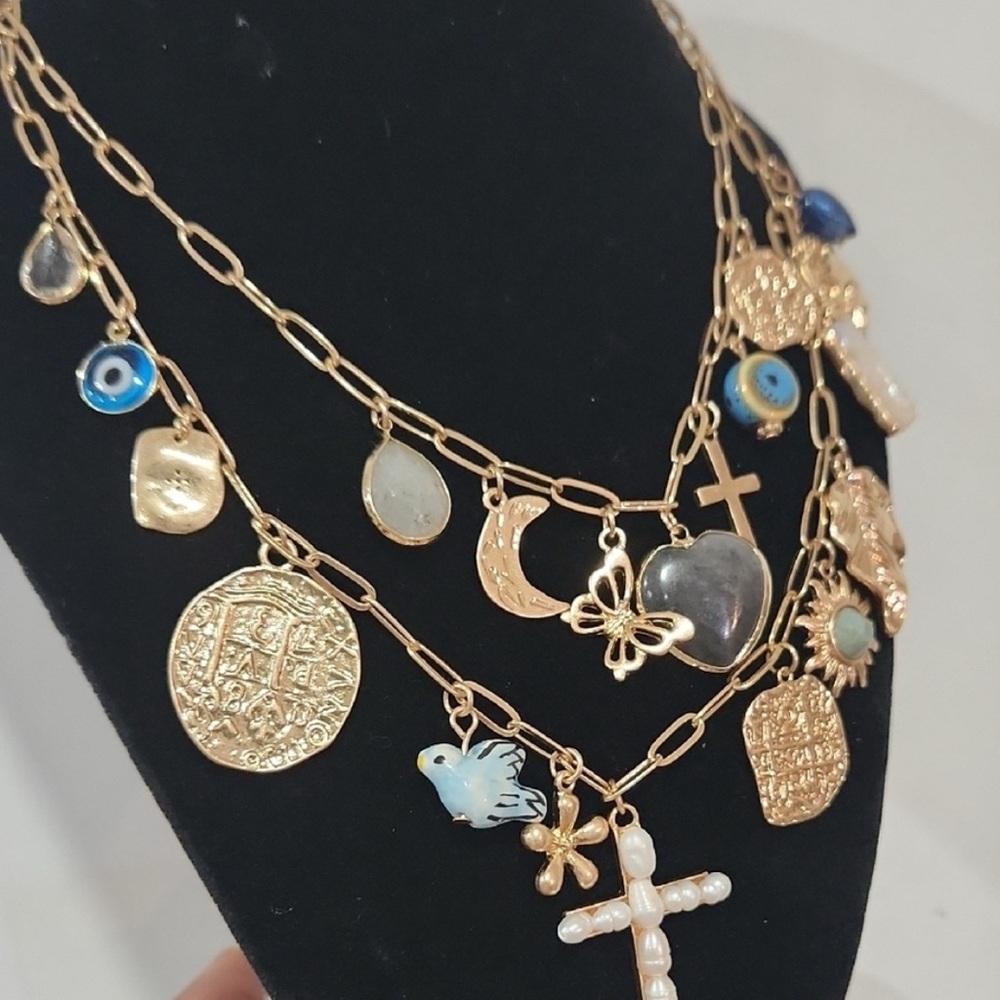NWOT ⚜️🩶⚜️ ATTERRI Gorgeous Multi Charm Two Layered Necklace - Picture 4 of 12